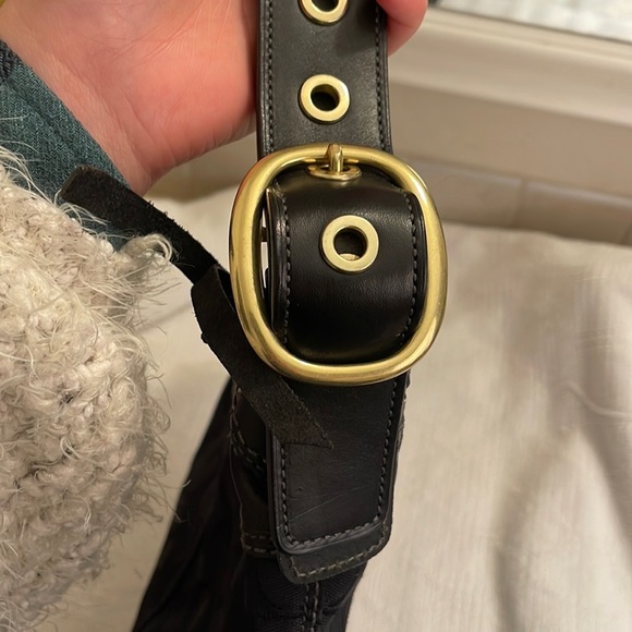 COACH -Bleeker signature C bucket tote- 11437- EUC - Picture 4 of 11